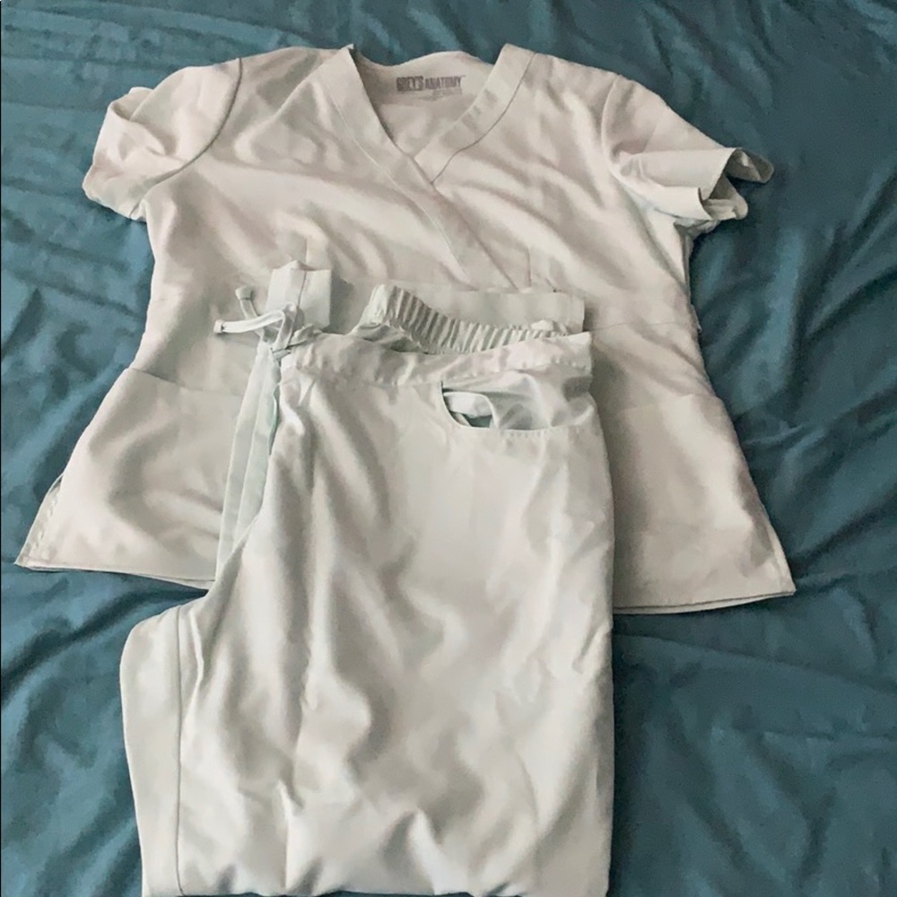 Scrub set